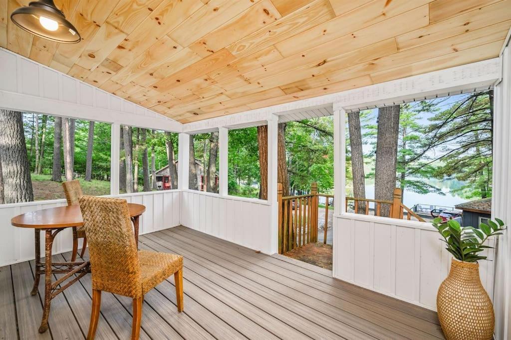 Arbutus Lake 3 Bedroom Cottage 트래버스 시티 외부 사진
